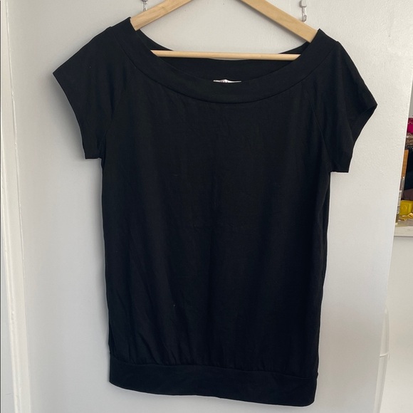 🔵Classic Black Short Sleeve Women's Tee size M - Picture 1 of 5
